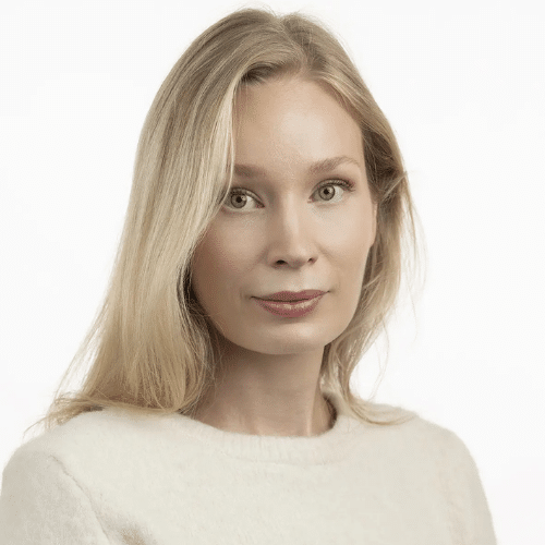 Henna Järvenpää, Domion hallinto